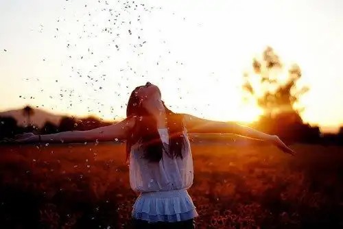 QQ个性网名：提拉米苏的想念╮|灬众里寻他千百度